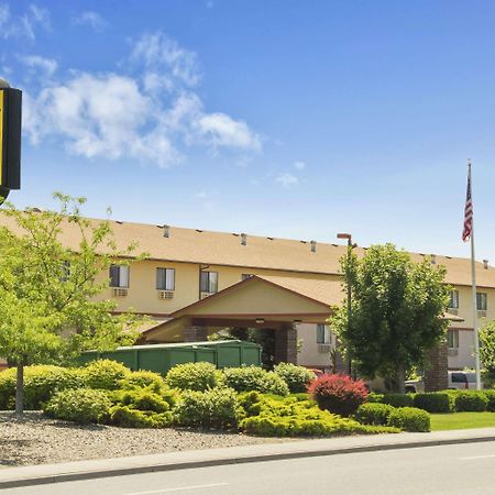 Super 8 By Wyndham Kennewick Motel Bagian luar foto