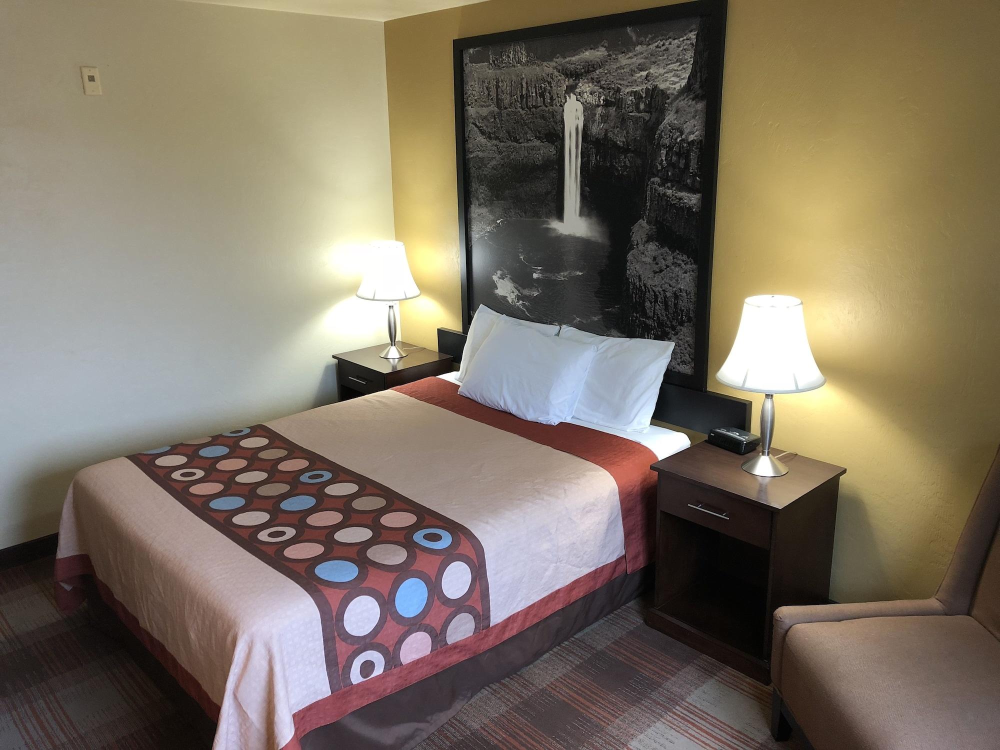 Super 8 By Wyndham Kennewick Motel Bagian luar foto
