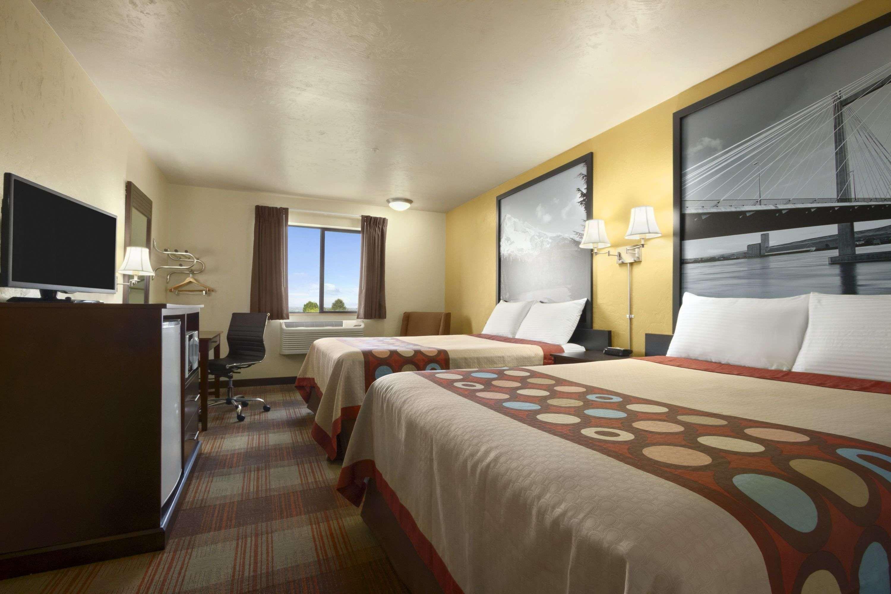 Super 8 By Wyndham Kennewick Motel Bagian luar foto