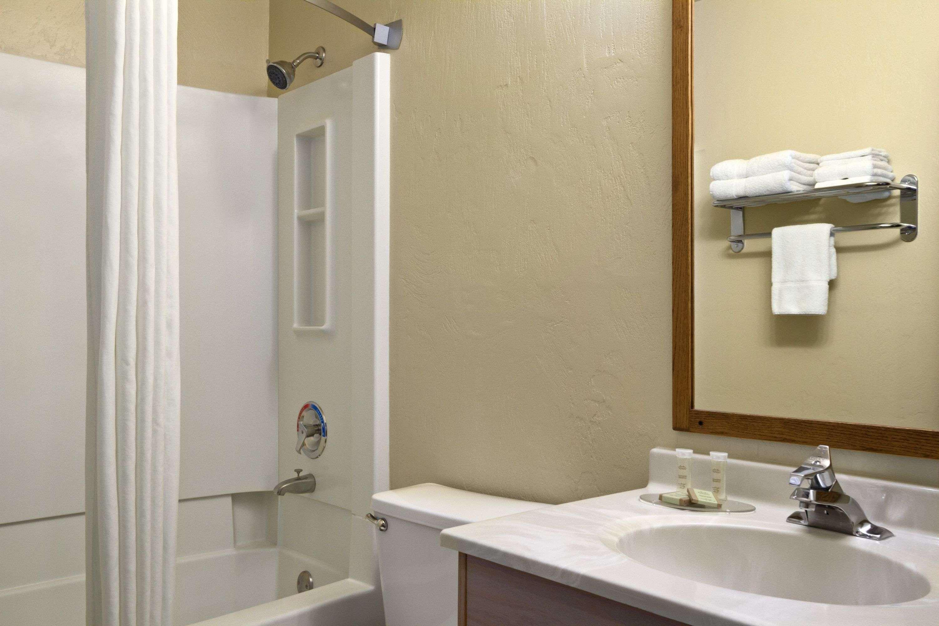 Super 8 By Wyndham Kennewick Motel Bagian luar foto